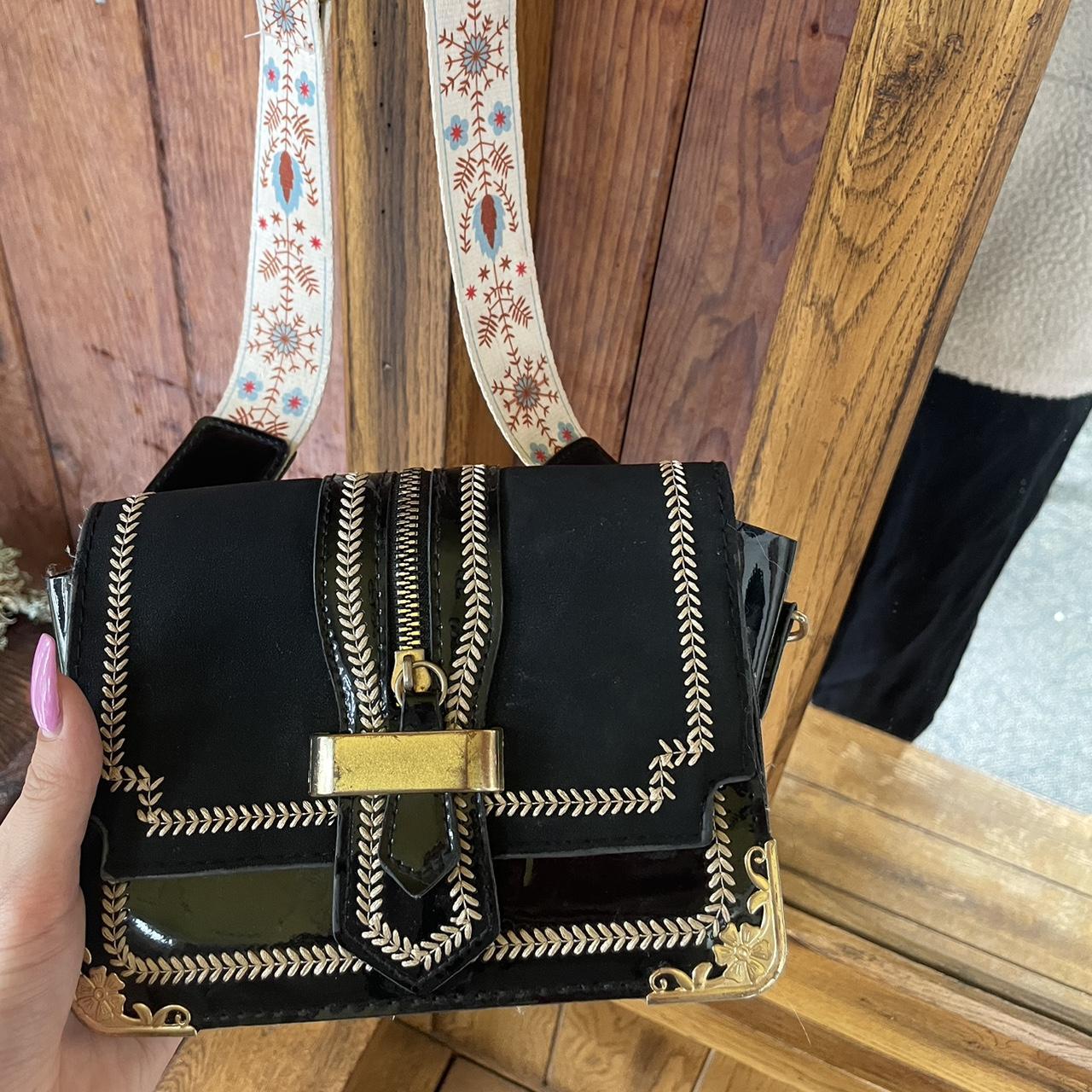 Black and gold purse with pretty strap - Depop