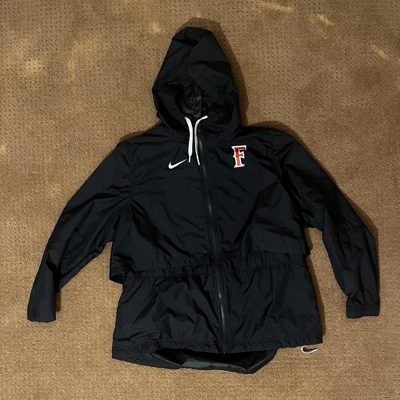 【日本未発売】 Nike Running Jaket Mサイズ Nike running-jacket-mens - Depop