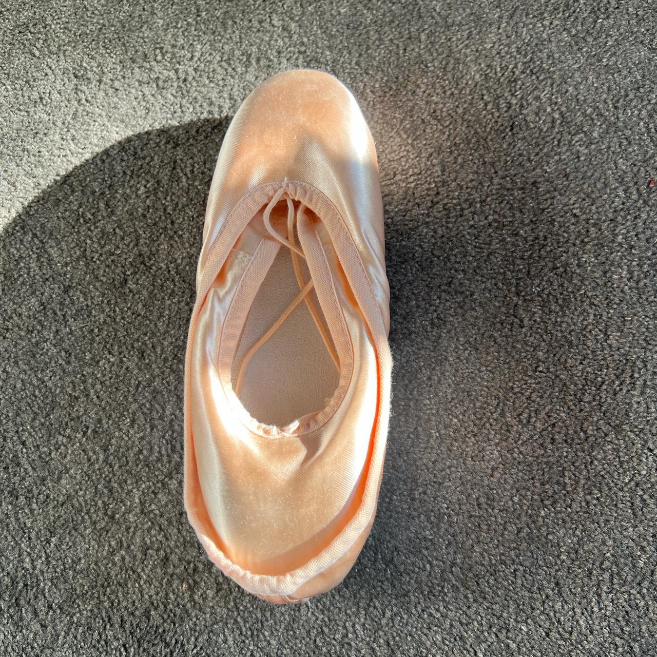 bloch demi pointe shoes brand new never worn, bought... - Depop