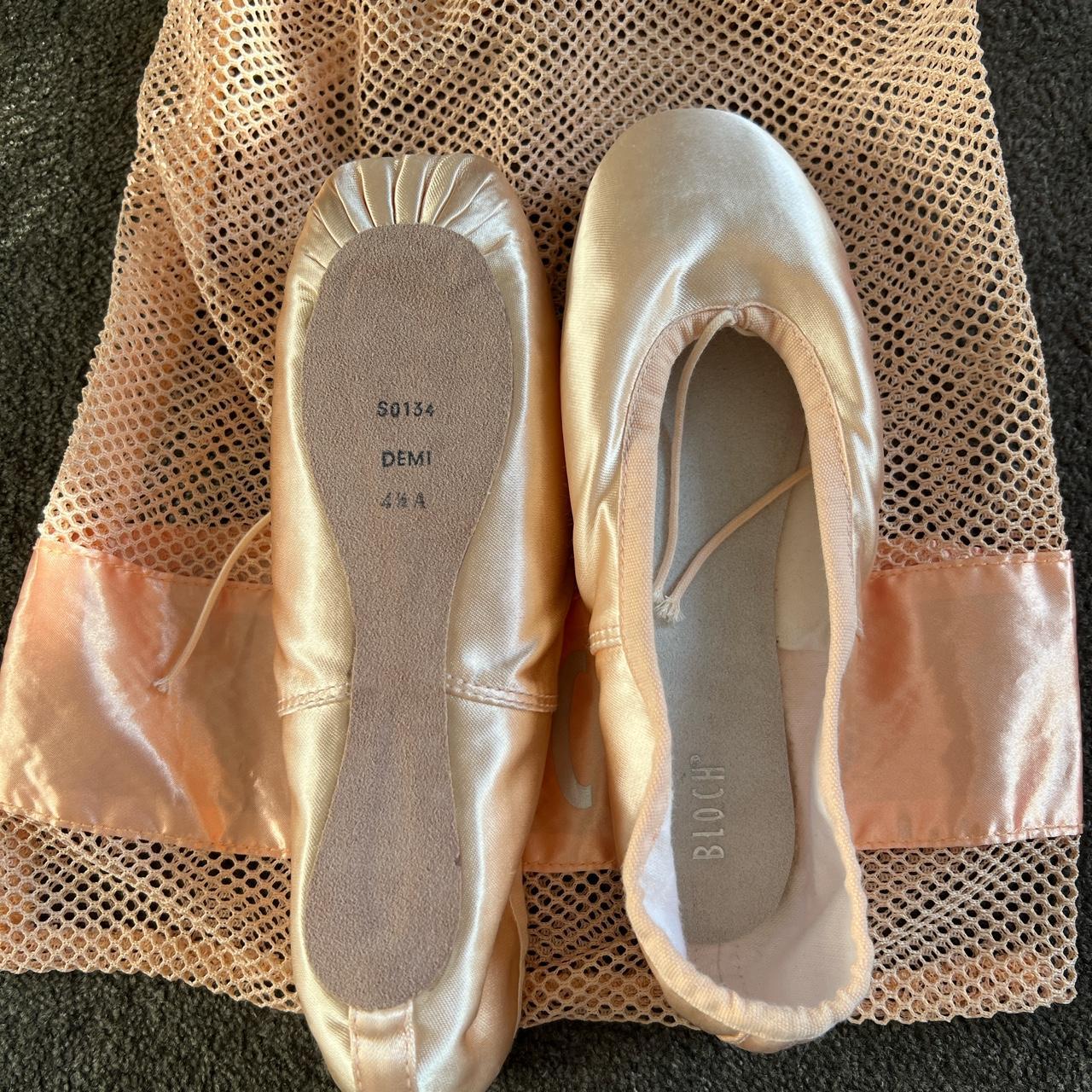 bloch demi pointe shoes