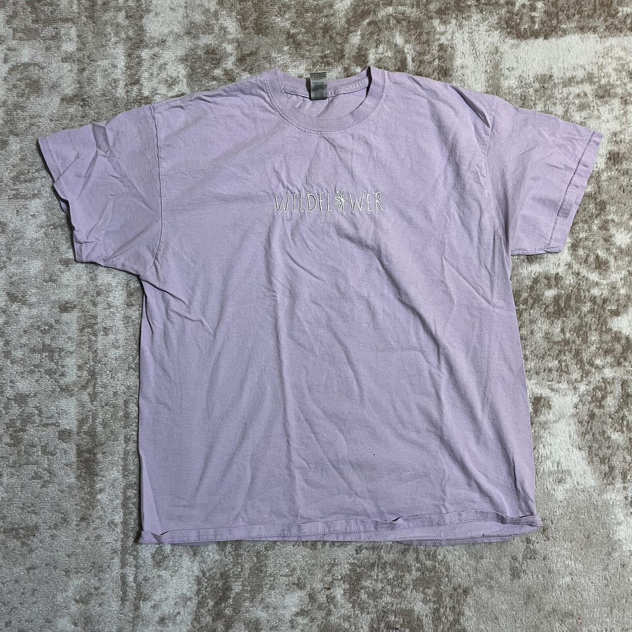 Gildan Women's T-shirt | Depop