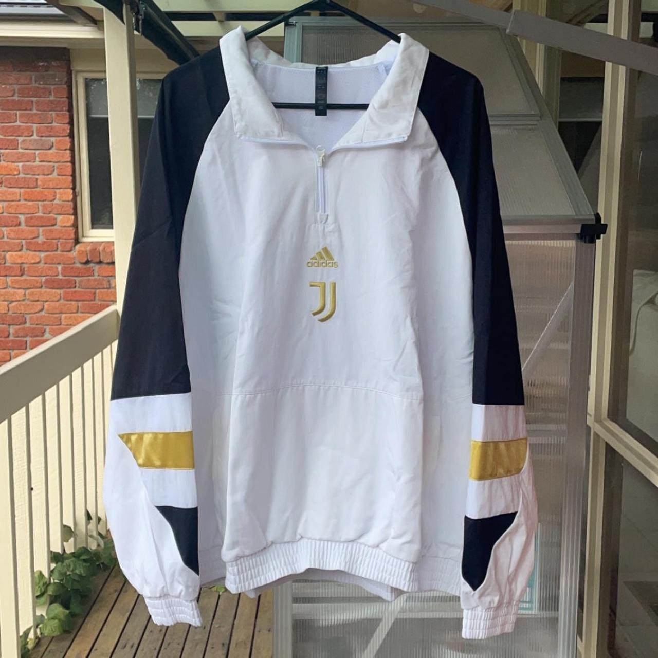 Limited edition “Juventus Icon Top Depop