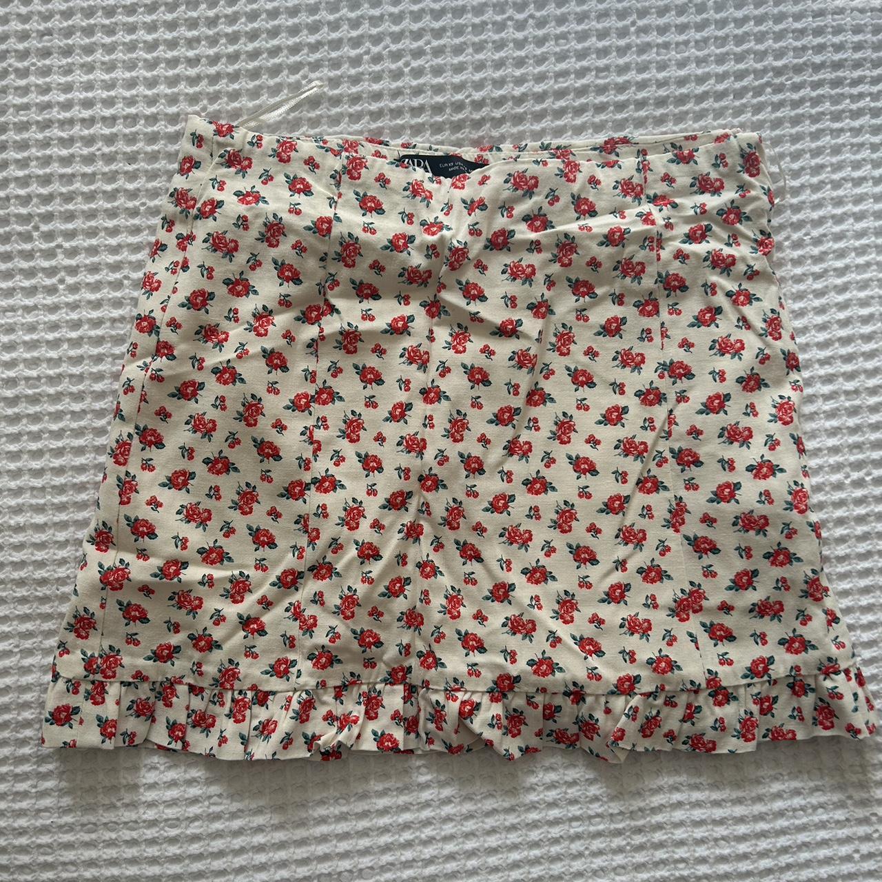 Zara floral mini skirt NOT ON WEBSITE ANYMORE Size... - Depop