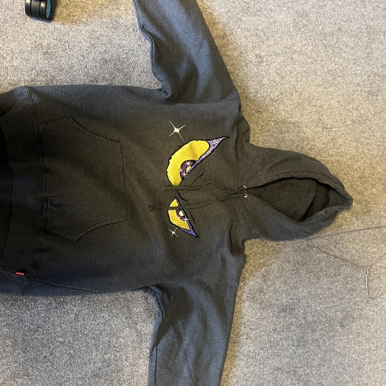 Supreme hoodie dark grey. Men s medium open to