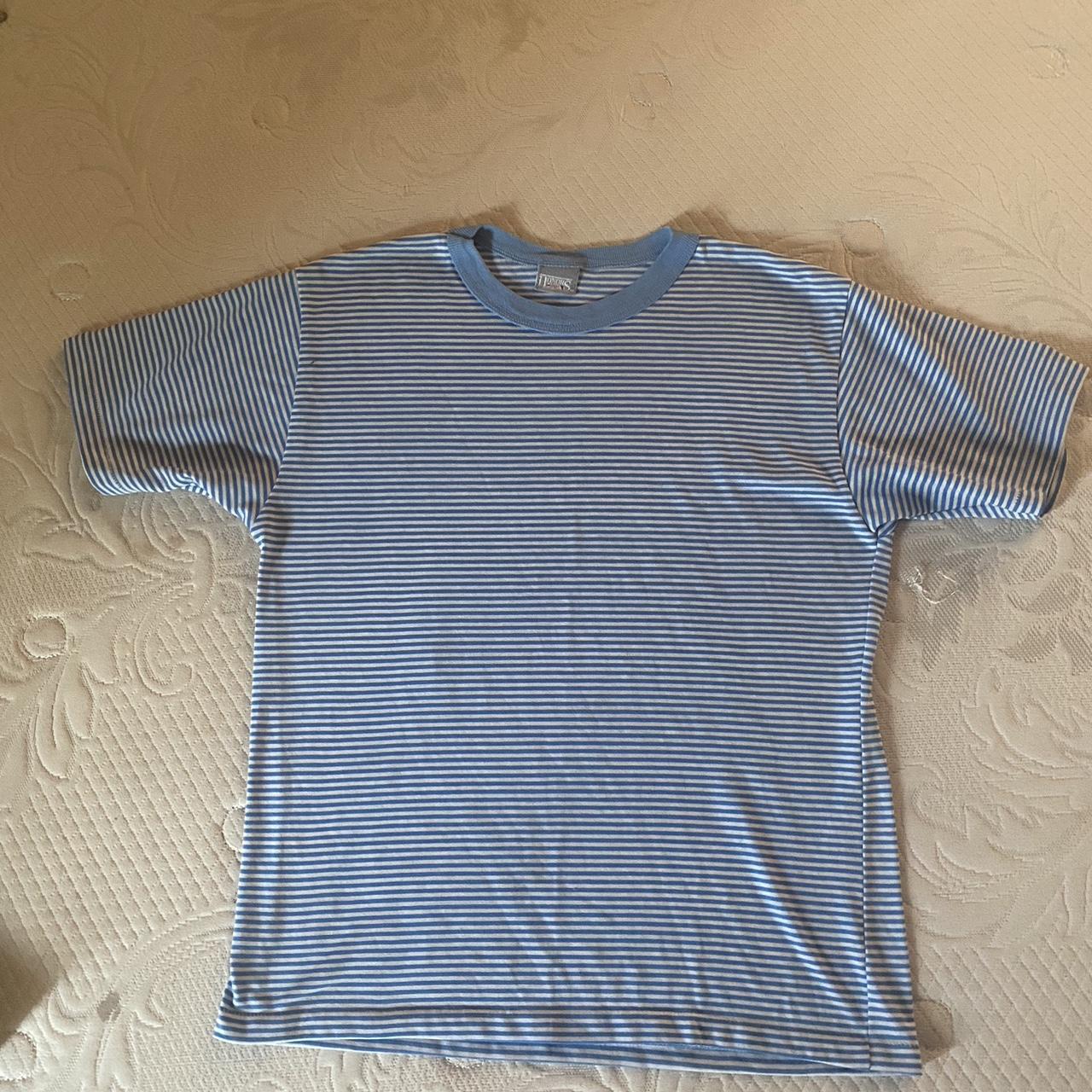 Honor Sport old 2000 tee light weight and is good... - Depop