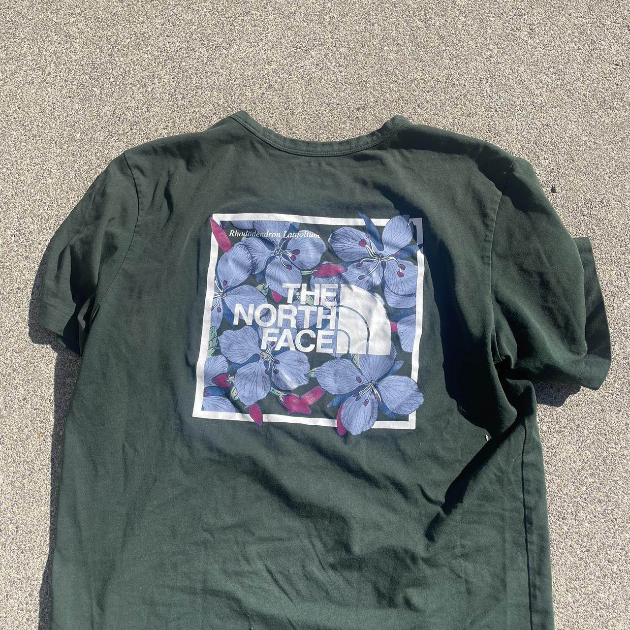 The North Face Men's Green T-shirt (3)