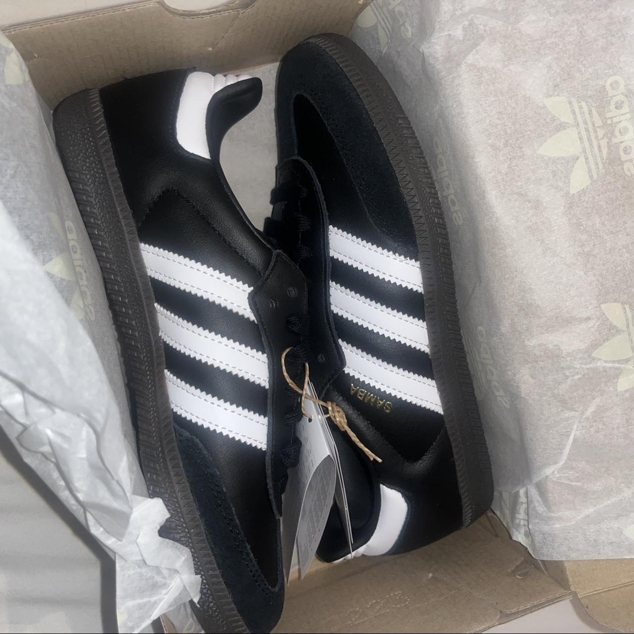 Adidas Women's Black and White Trainers | Depop