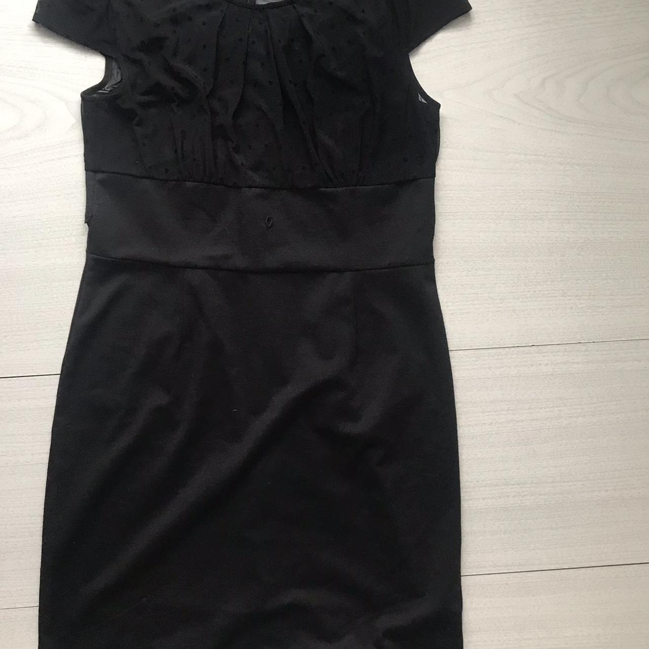 Black slit spaghetti strap body-con dress Built in - Depop