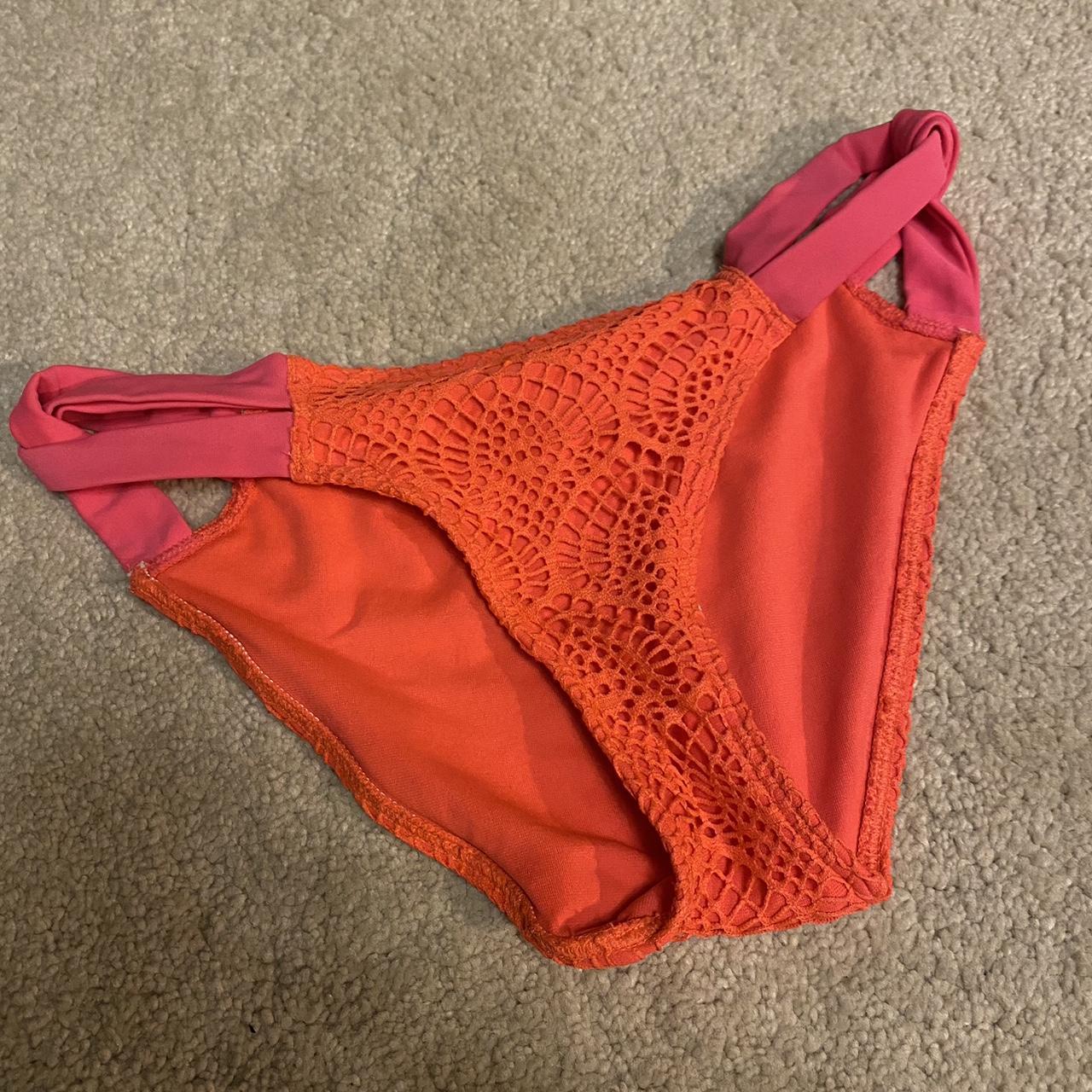 Hollister Co. Women's Bikiniandtankinibottoms Depop