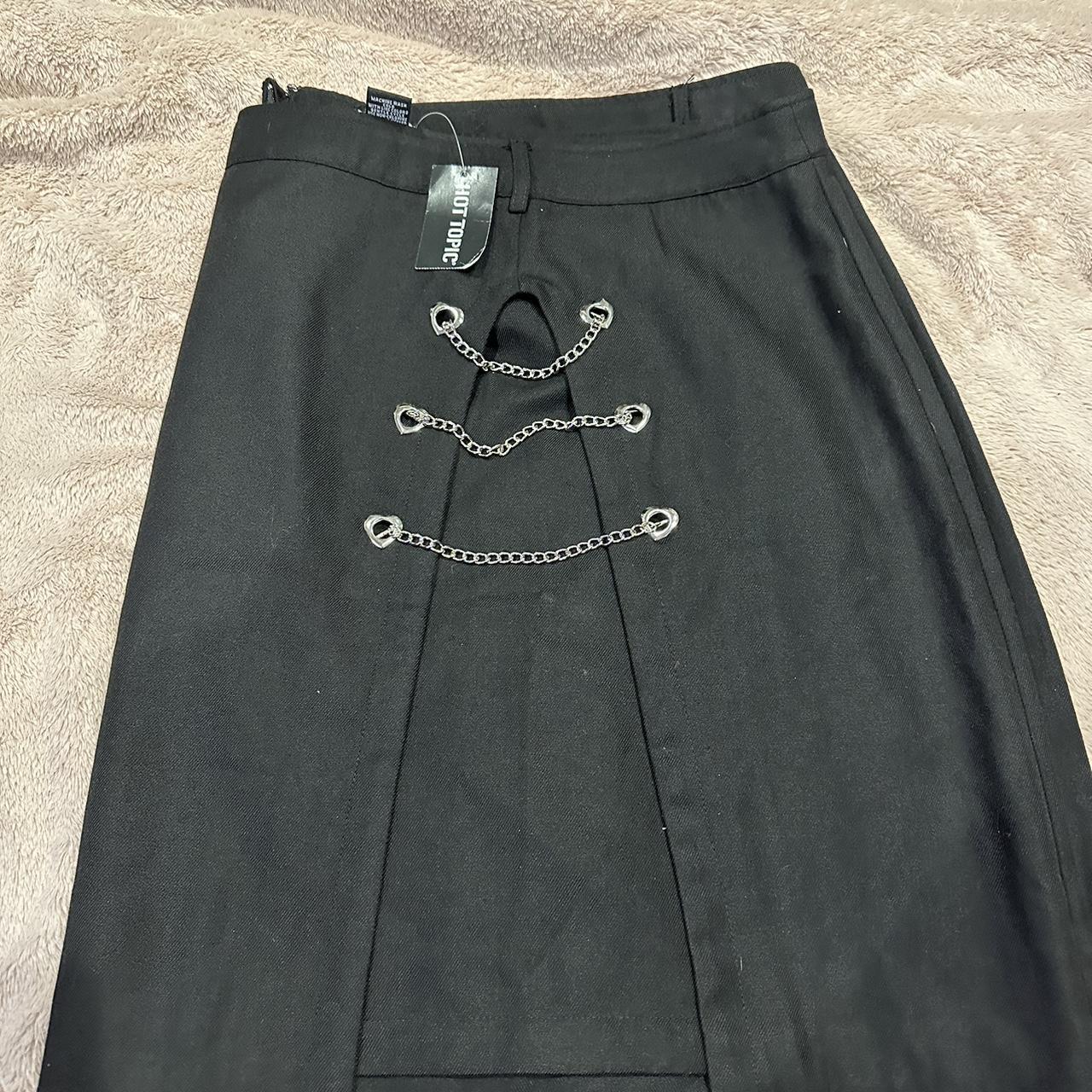 Hot Topic Women's Black Skirt Depop