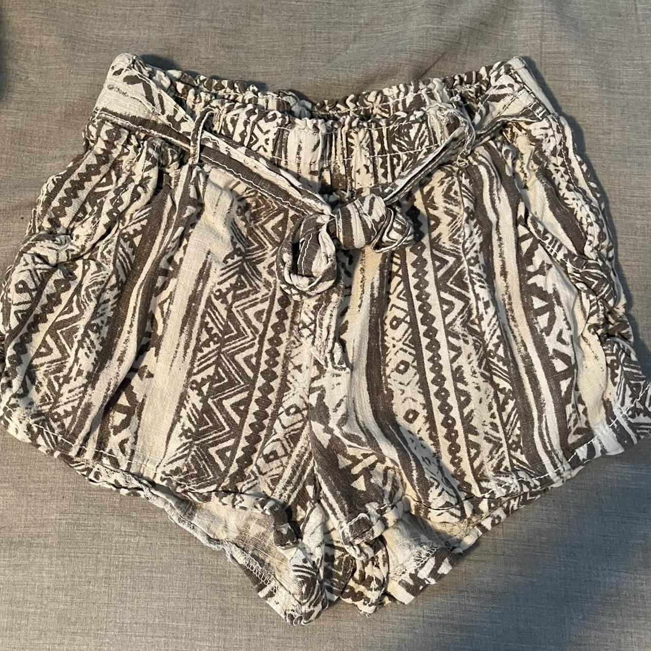 cali 1850 shorts (never worn) pockets on the butt - Depop