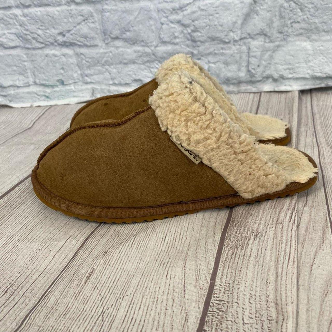 Bearpaw clearance shearling slippers