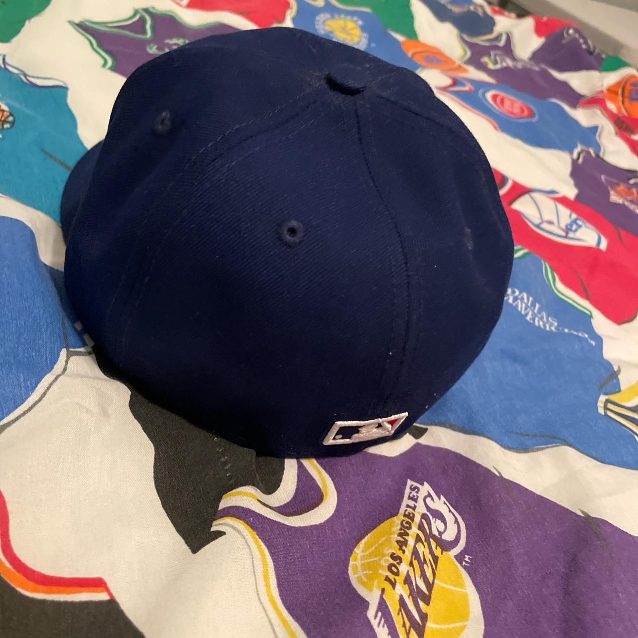 Los Angeles Dodgers fitted hat with a 1988 World - Depop