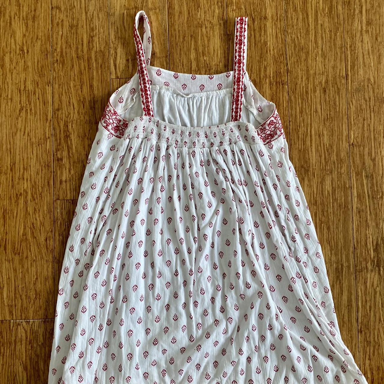 Cute Old Navy Babydoll dress White with red flower... Depop
