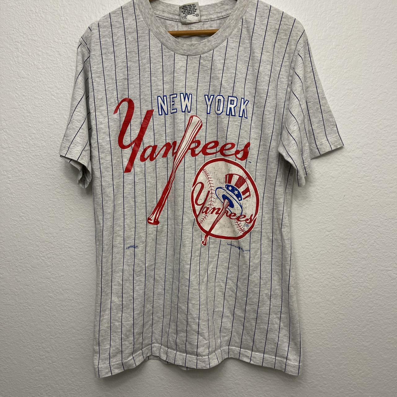 Mens vintage New York Yankees shirt Fits like S/M - Depop