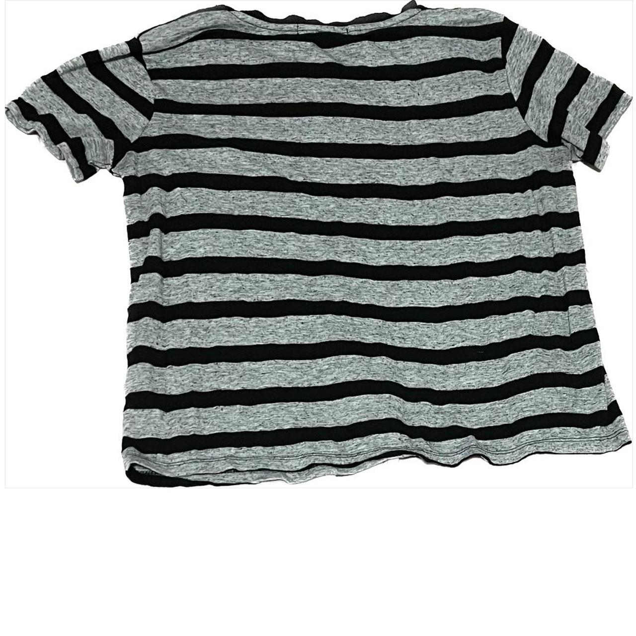 Forever 21 Women's Black and Grey Tshirt Depop