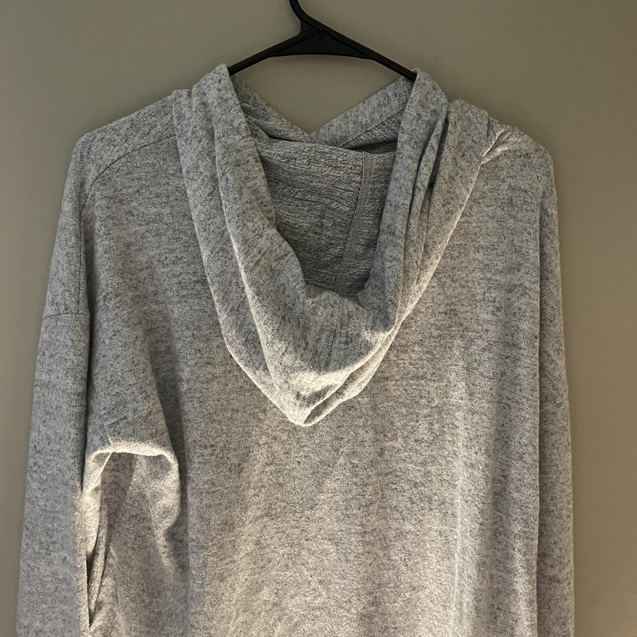 Old Navy Women's Grey Hoodie | Depop