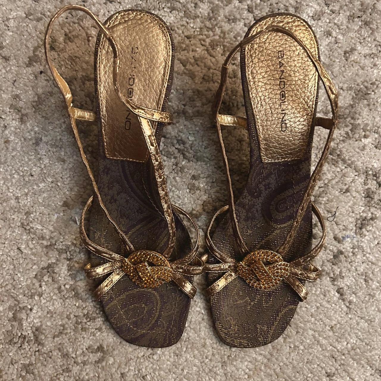 Bandolino best sale gold sandals