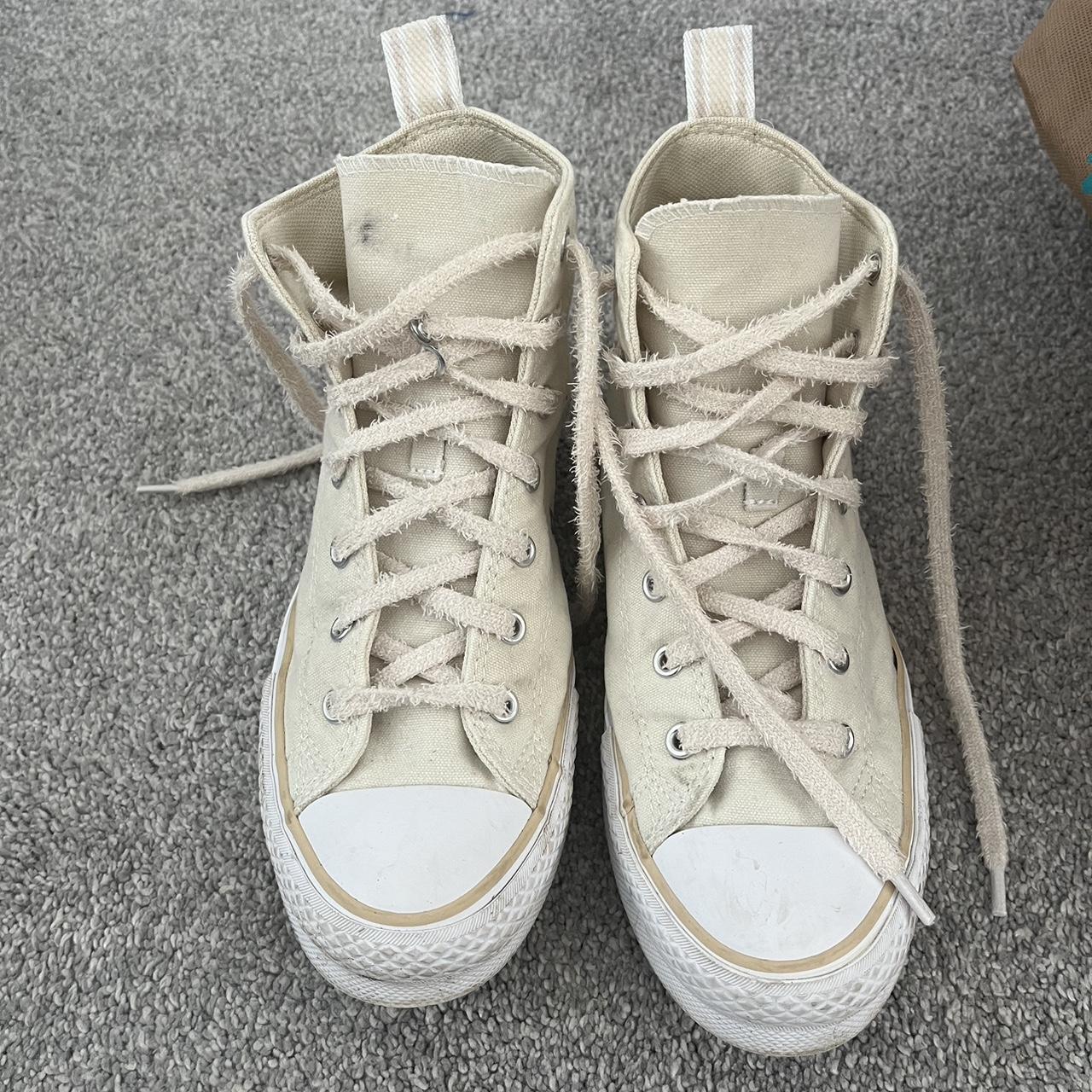 Ladies cream converse hotsell