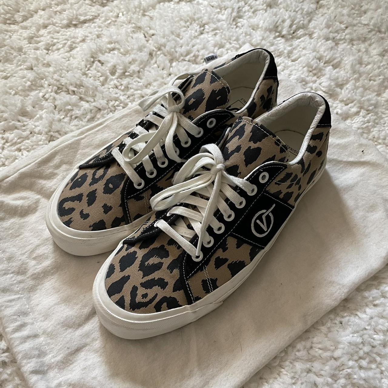 Vans vault leopard deals slip on