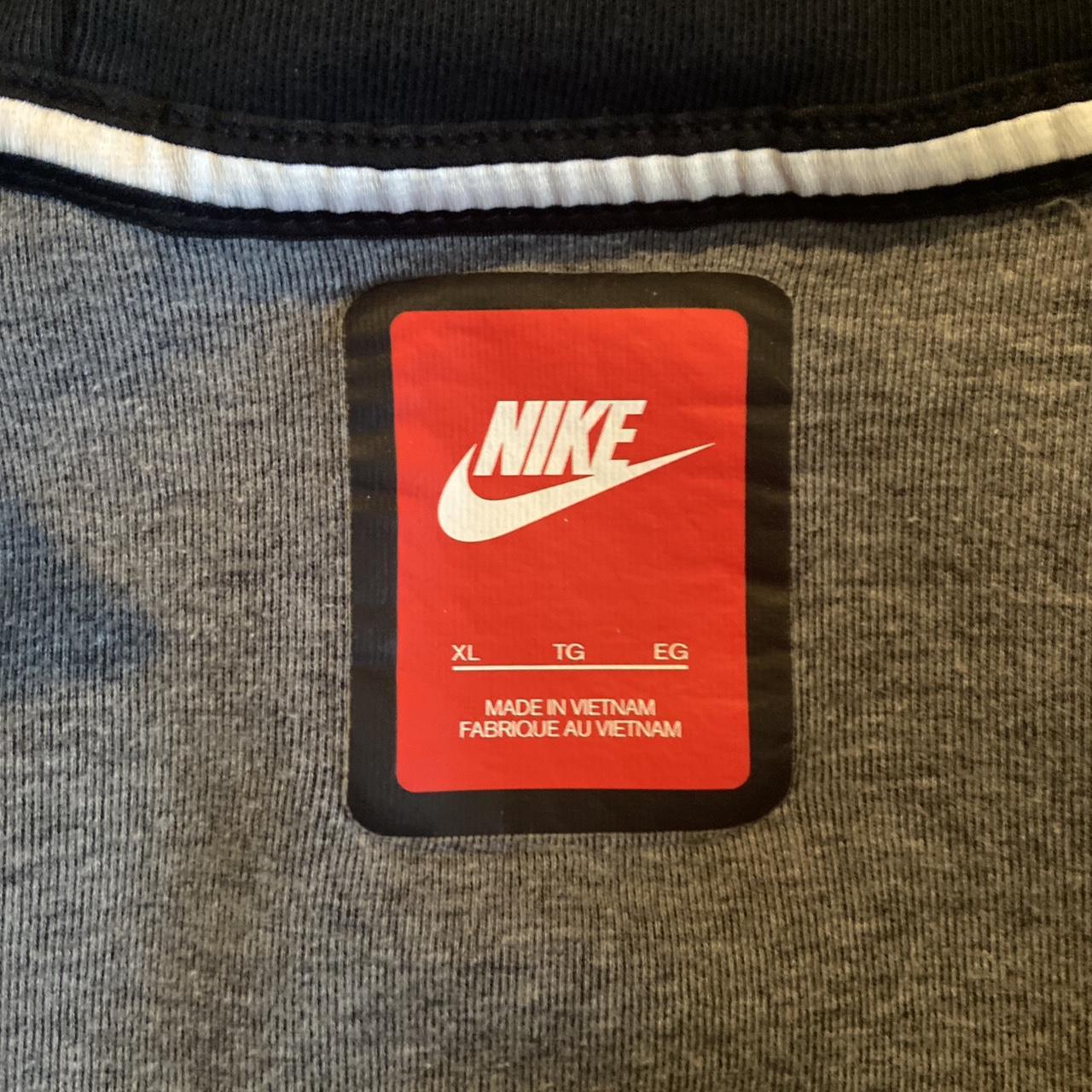 xl nike tech