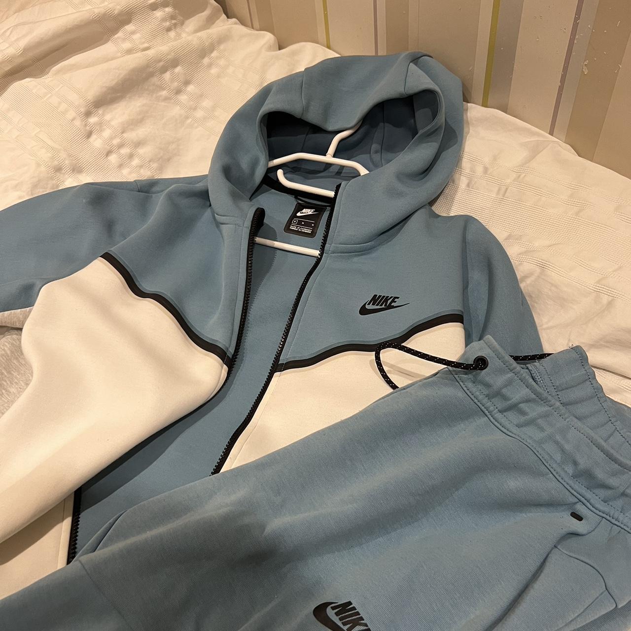 nike cerulean tech fleece