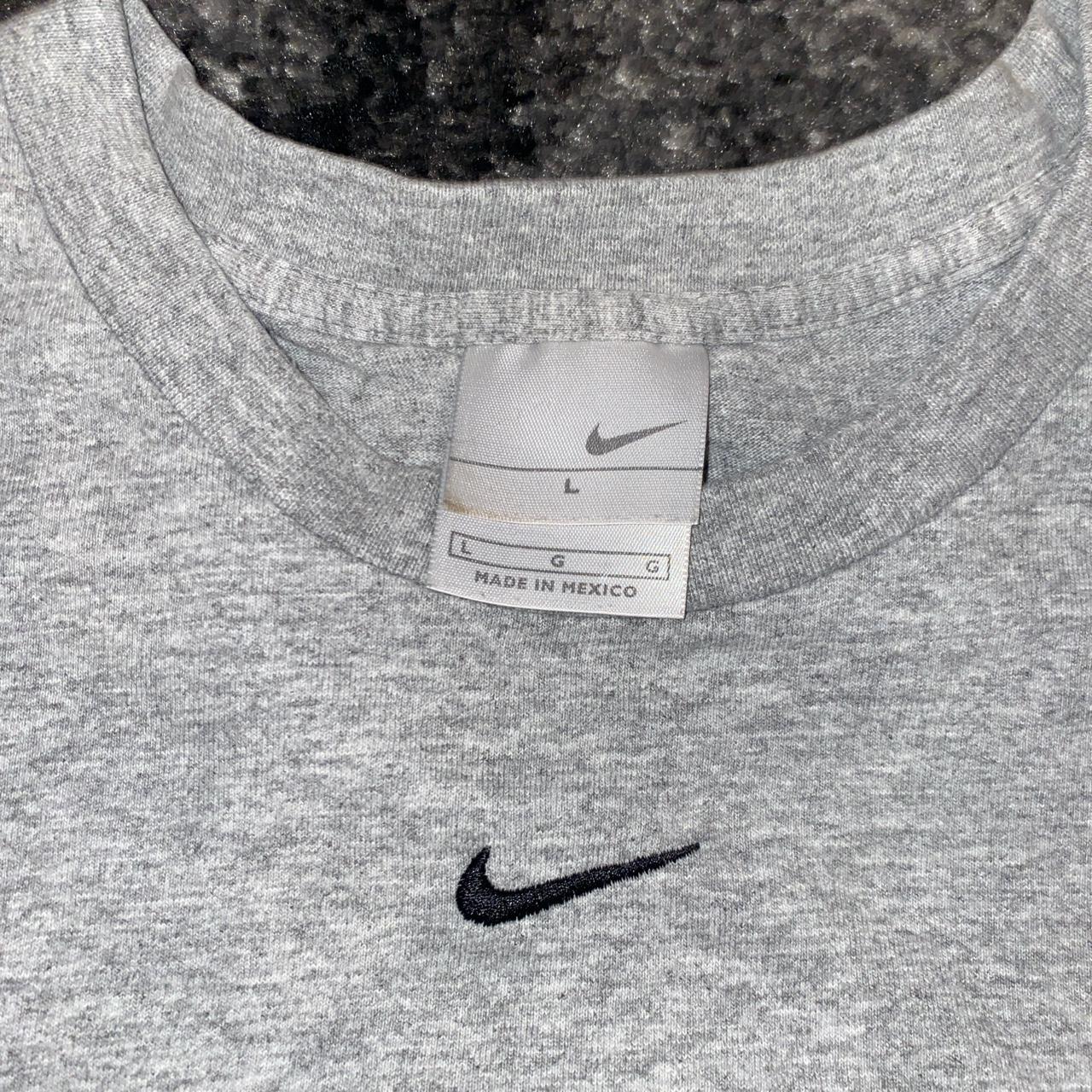 Nike Men's Grey and Black T-shirt | Depop