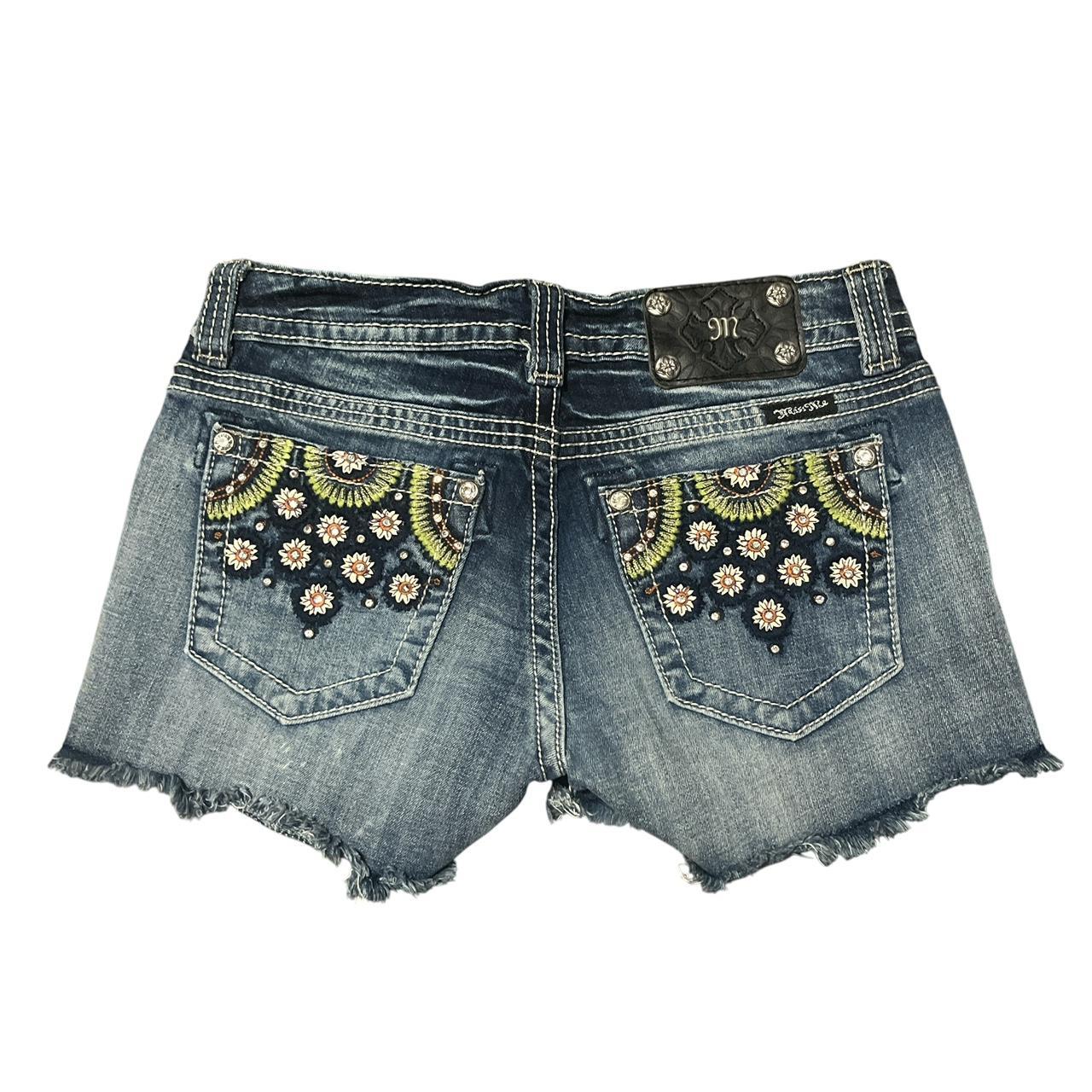 item listed by lookfinds