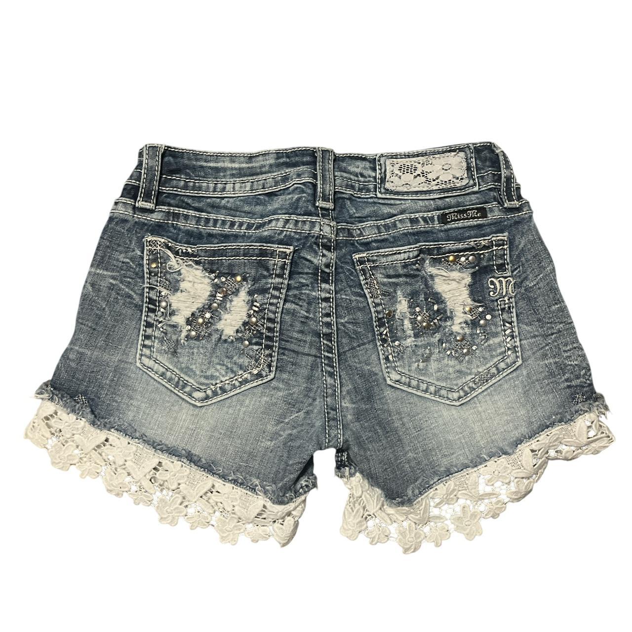 item listed by lookfinds
