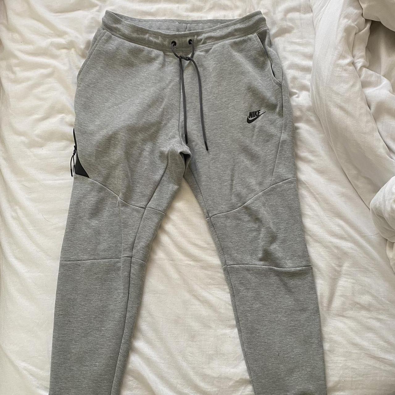 mens grey nike jogger