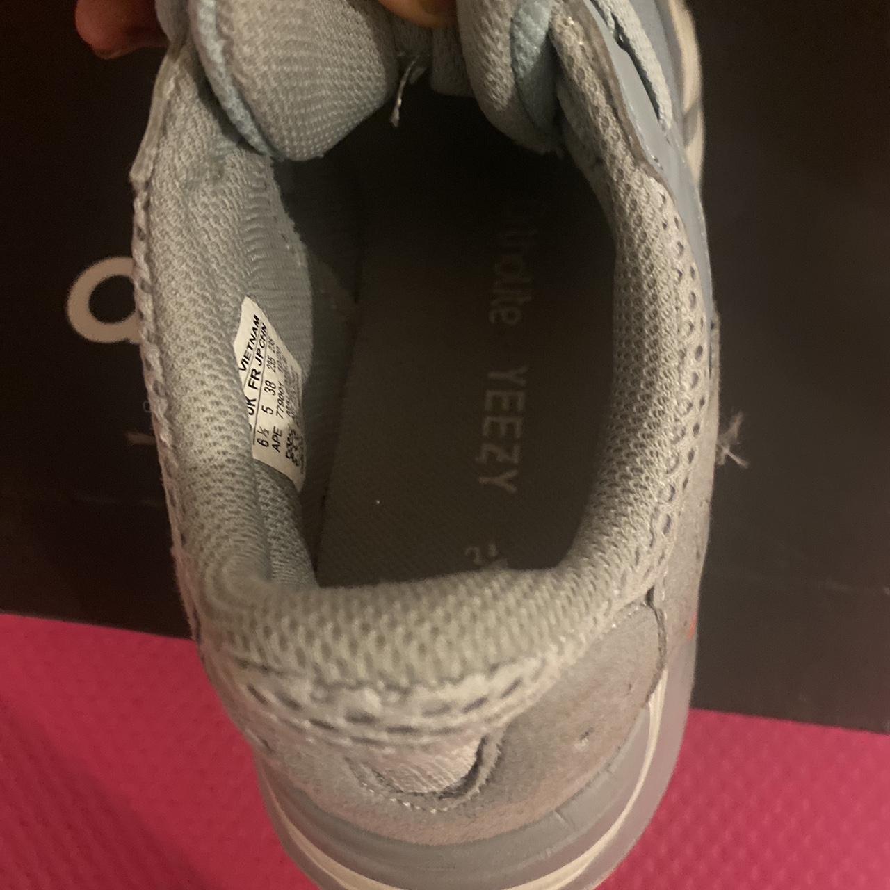 ladies yeezy trainers