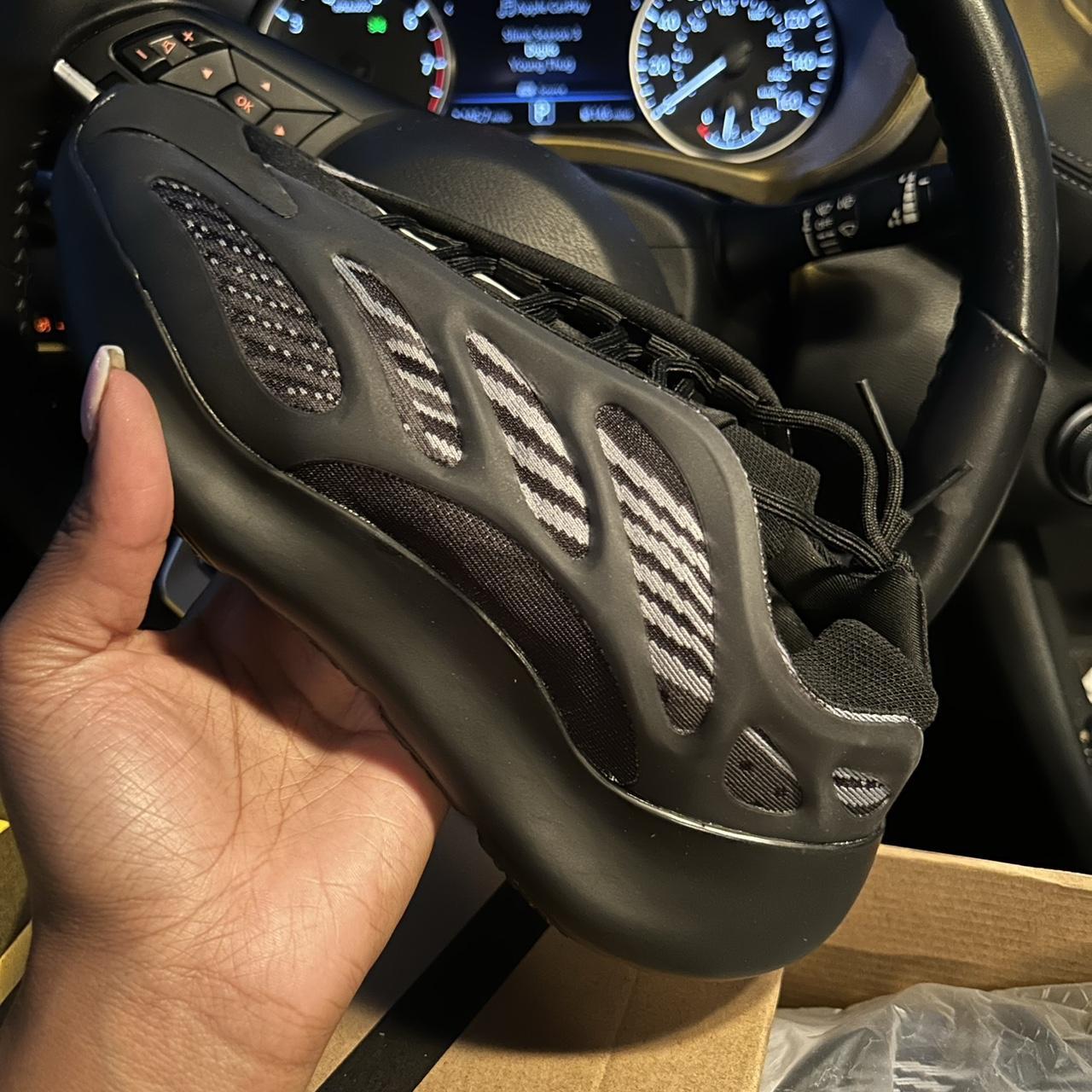 yeezy 700 dark