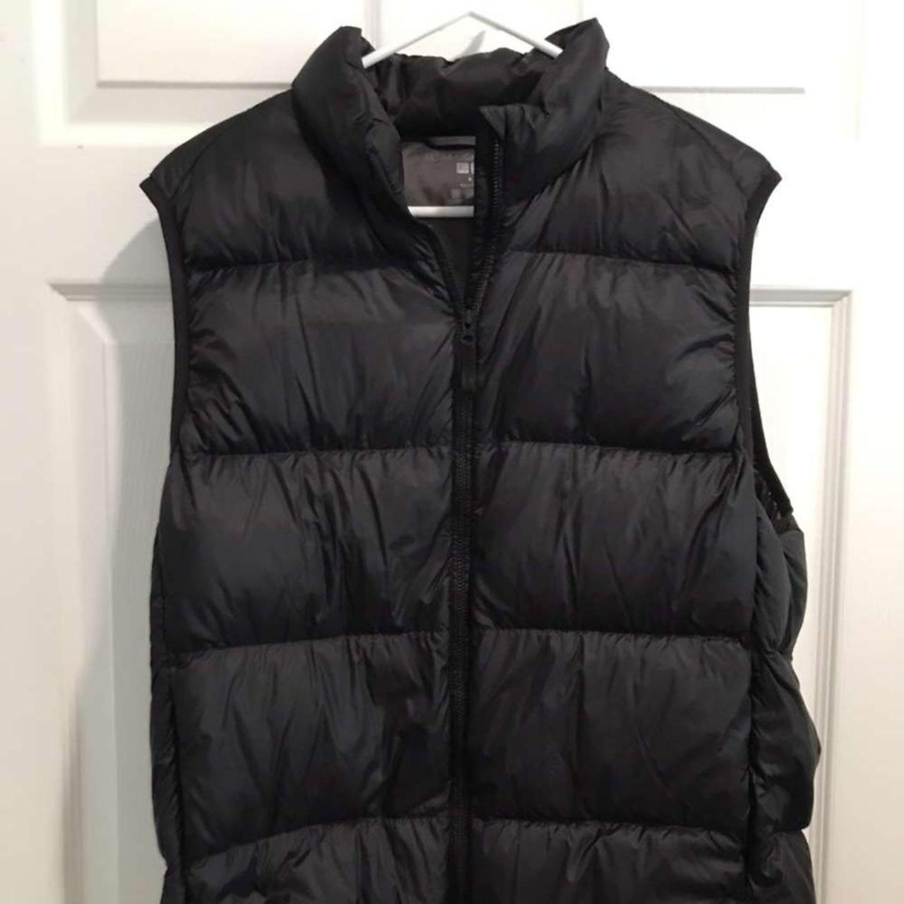 UNIQLO Men's Black Gilet | Depop