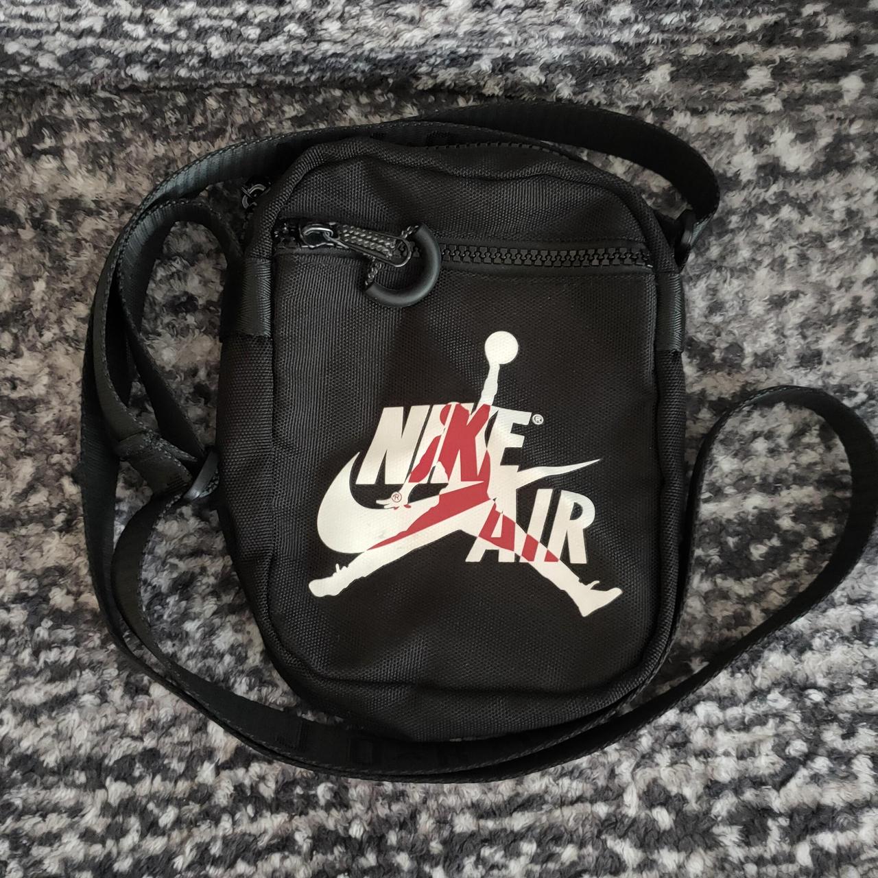 Nike Men's Black and Red Bag | Depop