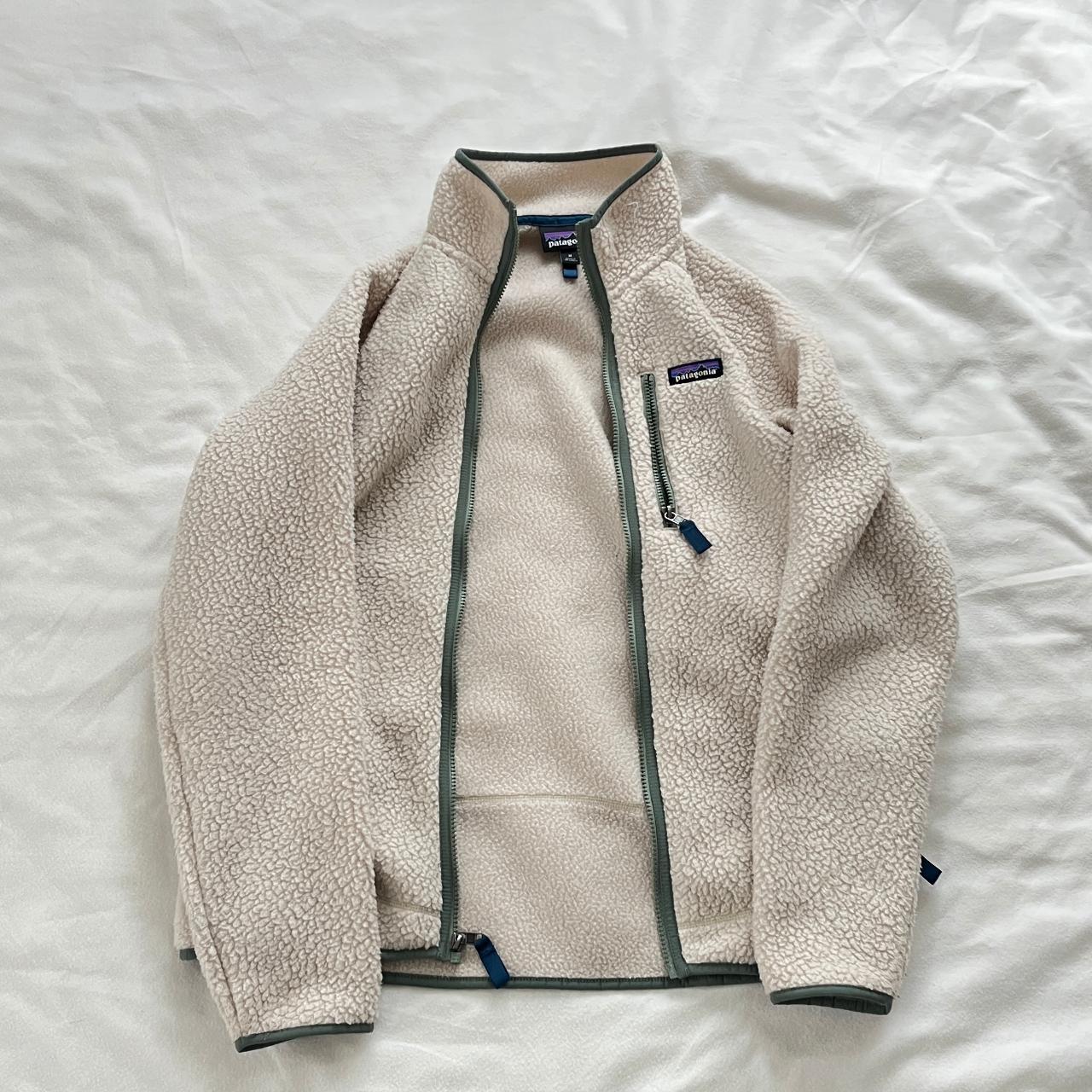 Patagonia Men's Cream and Green Coat Depop