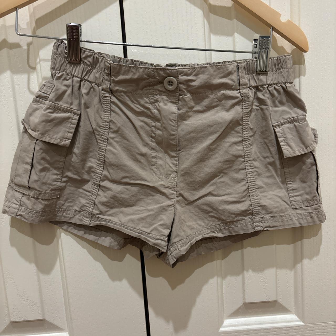 glassons beige cargo shorts extremely cute... Depop