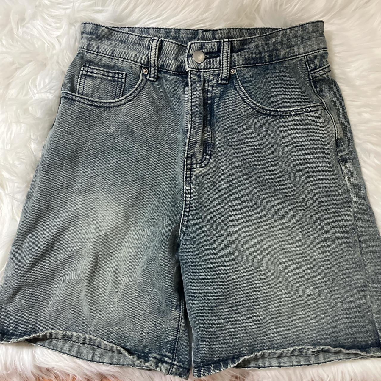 item listed by bussy_queef11