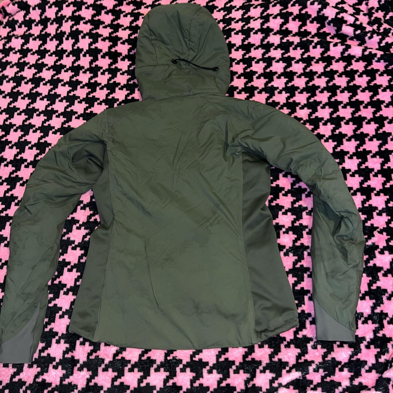 Arc'teryx Women's Green and Black Jacket Depop