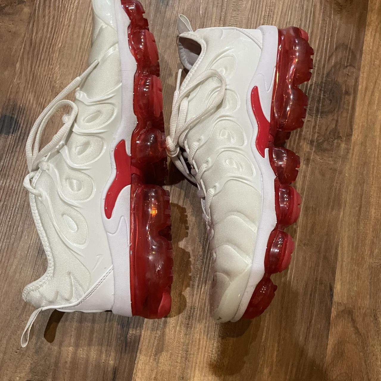 vapormax red bottom