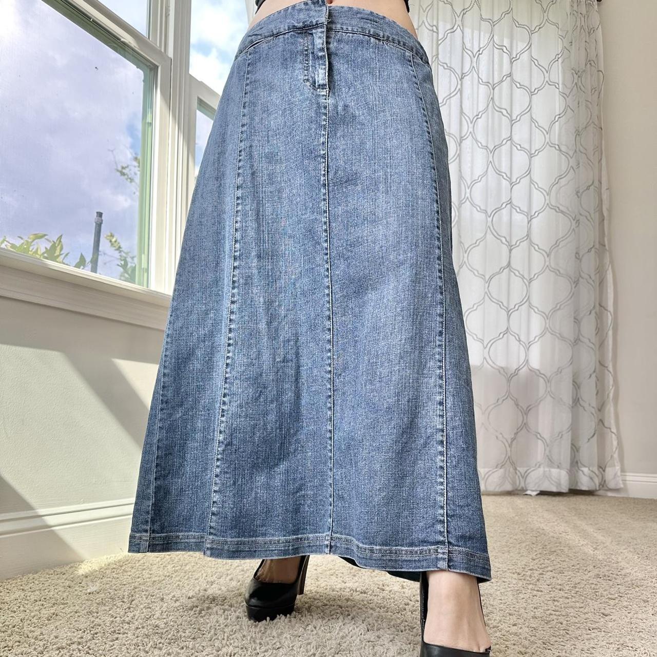 Liz Claiborne Women's Blue Skirt | Depop