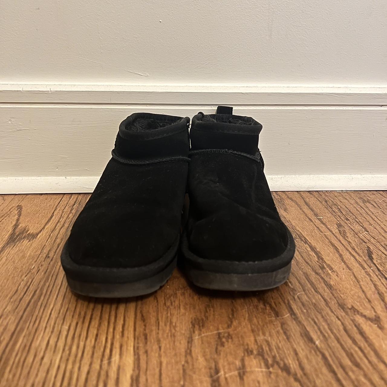 Cushionaire Mini Uggs Real suede in black Size 7.5... Depop
