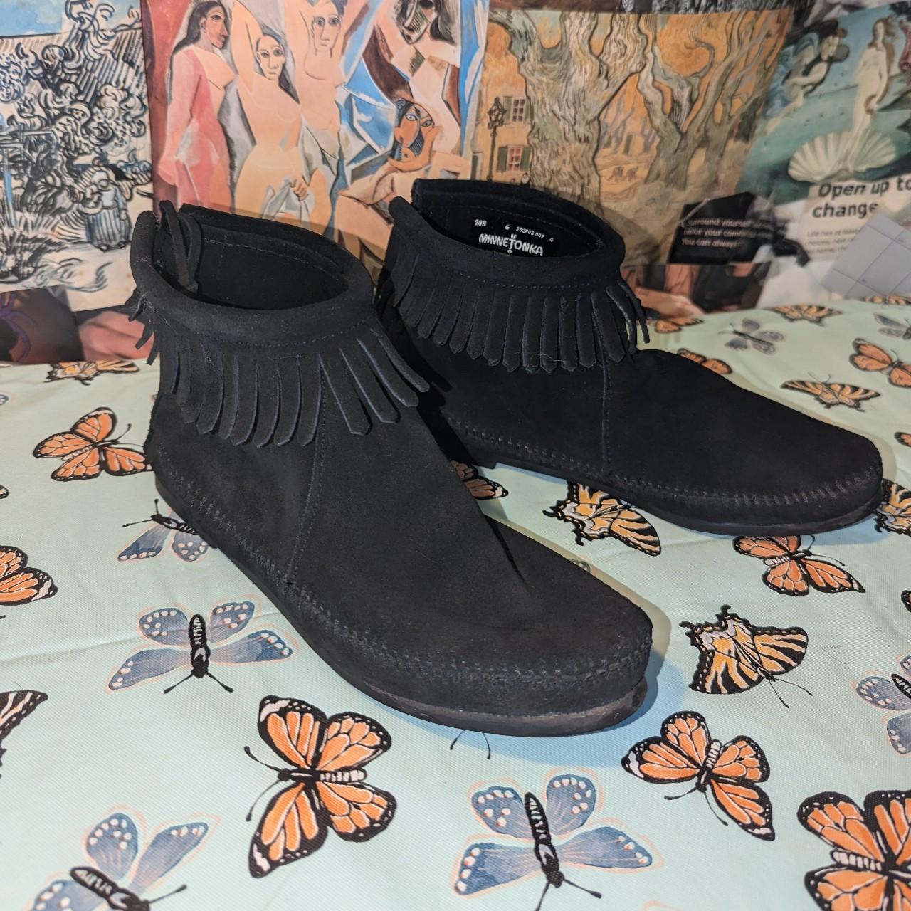 Minnetonka black boots best sale