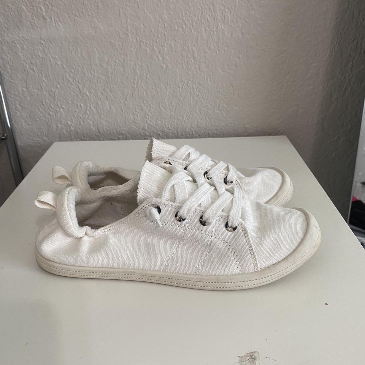 Maurice s white canvas shoes Size 8 womens