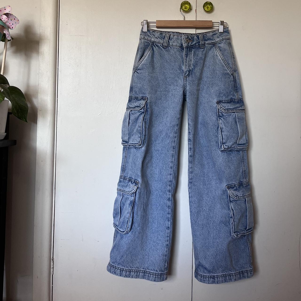 low rise cargo baggy leg jeans • chunky pockets •... - Depop