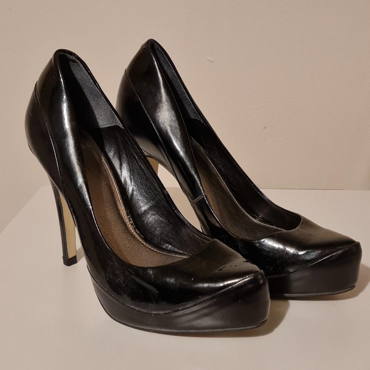 Carvela Women's Black Courts | Depop