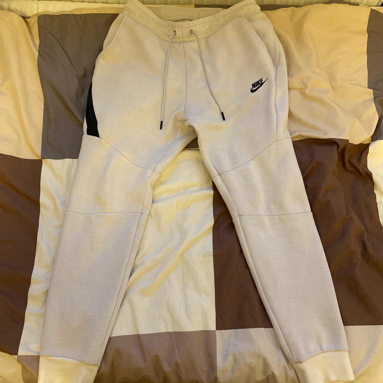 mens white nike jogging suit