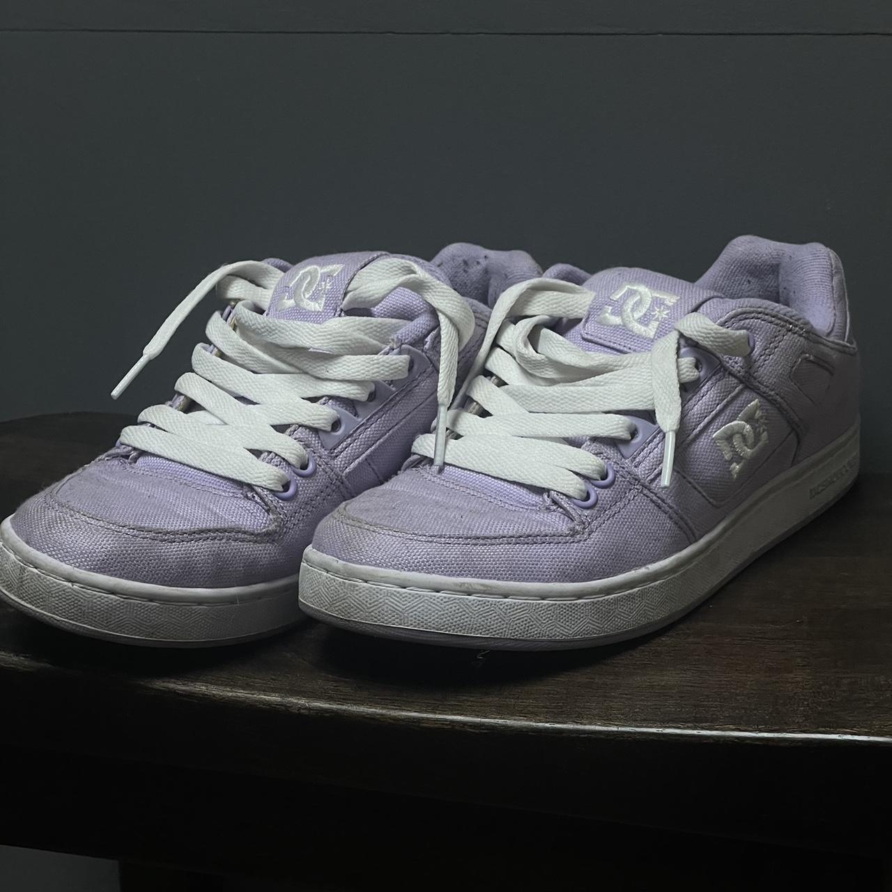 dbook purple shoes