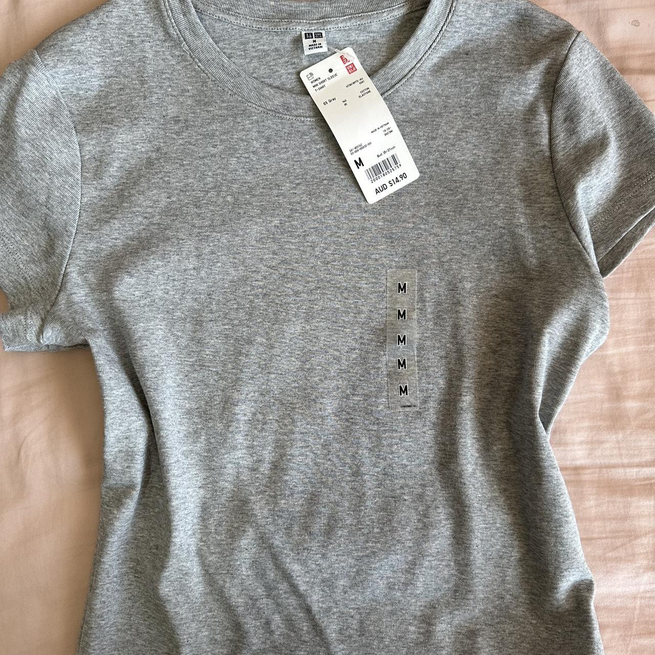 uniqlo women’s mini t shirt! 🦭, brand new