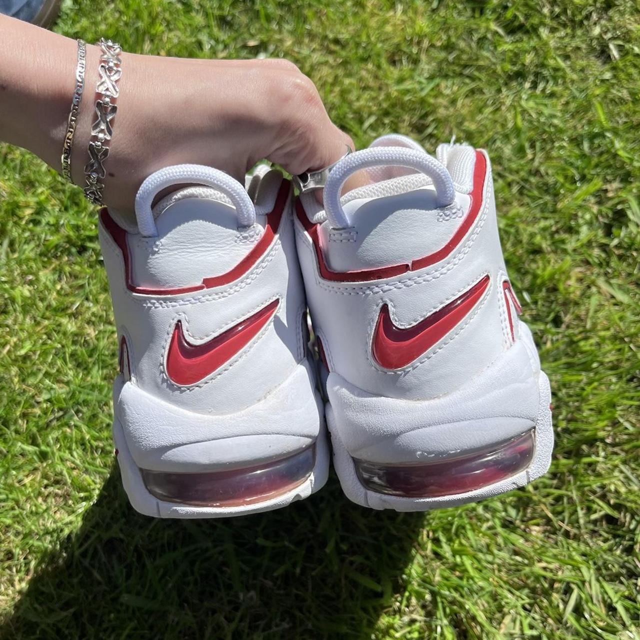 womens white nike trainers with black tick