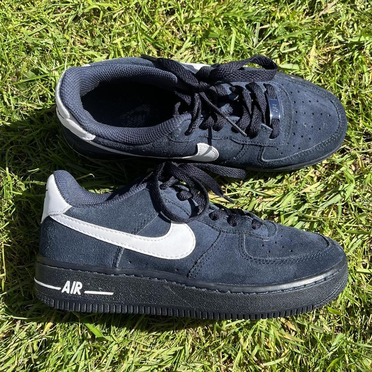 ladies navy nike trainers